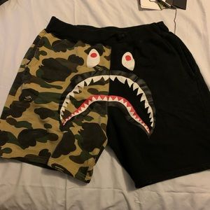 L Men’s Camo/Black Bape Shorts